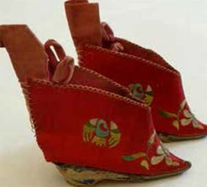 image of tiny Chinese Shoes