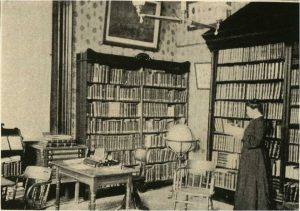 image of college lbrary in Wshington-Franklin Hall from 1908 View Book